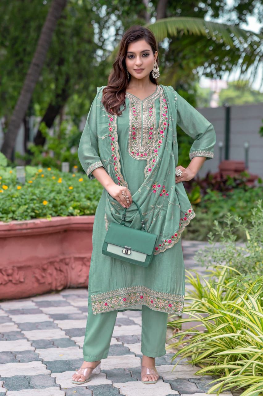 Elegant green embroidered kurta pant set with dupatta