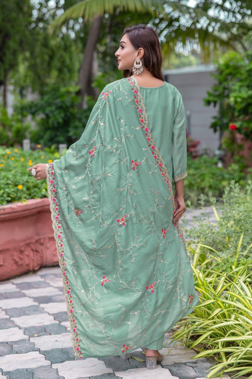 Elegant green embroidered kurta pant set with dupatta