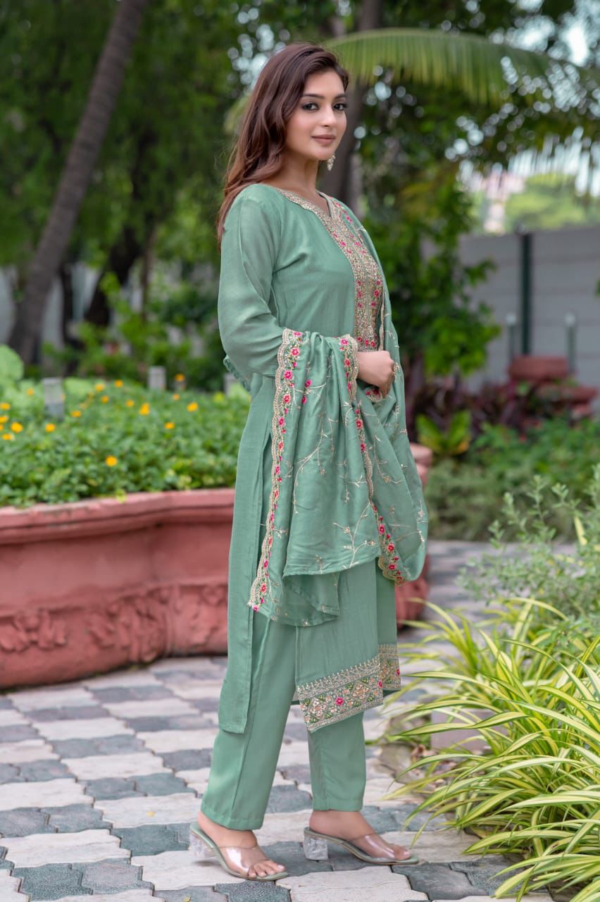 Elegant green embroidered kurta pant set with dupatta