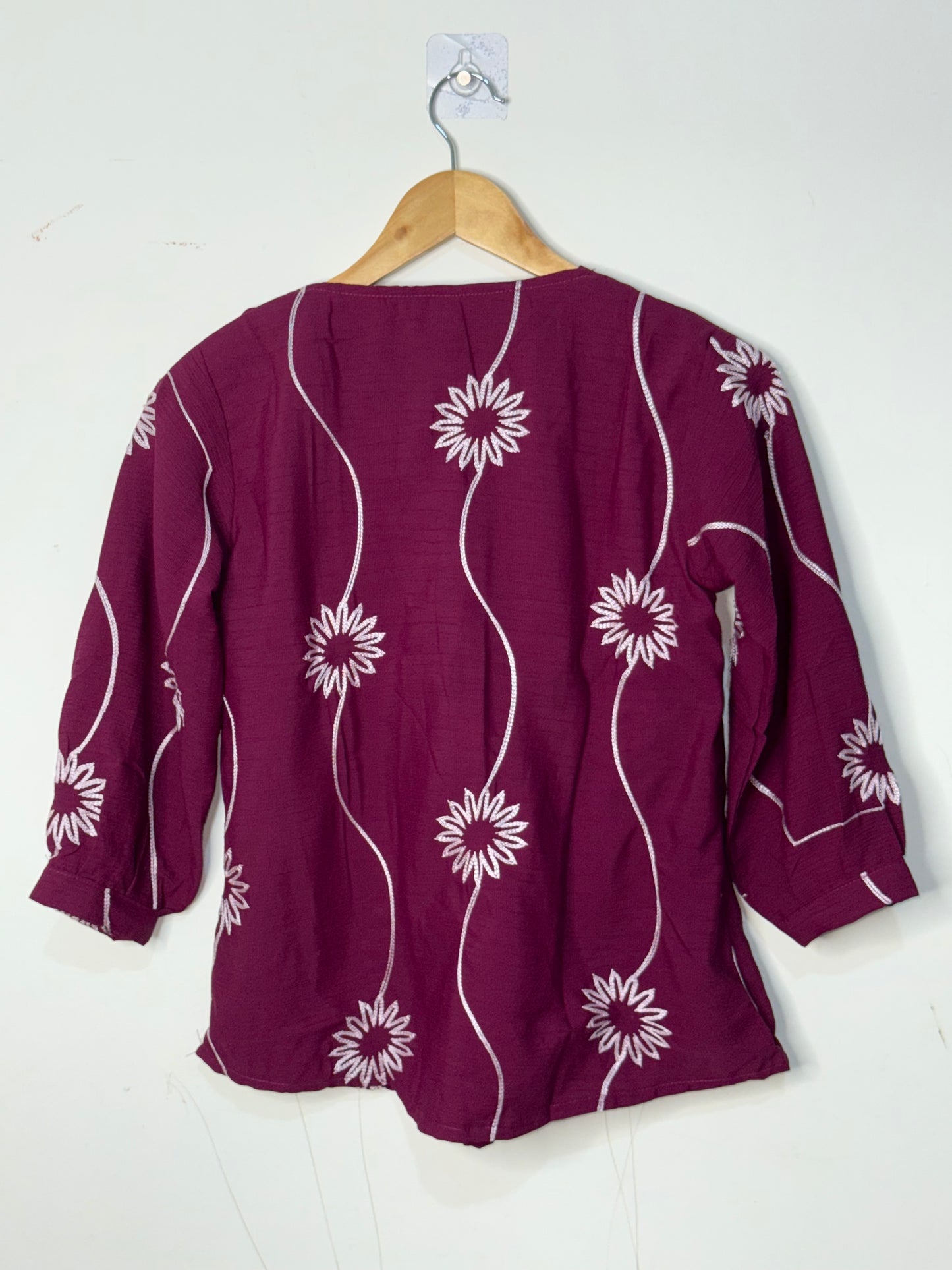 Embroidered Floral 3/4 Sleeve Top