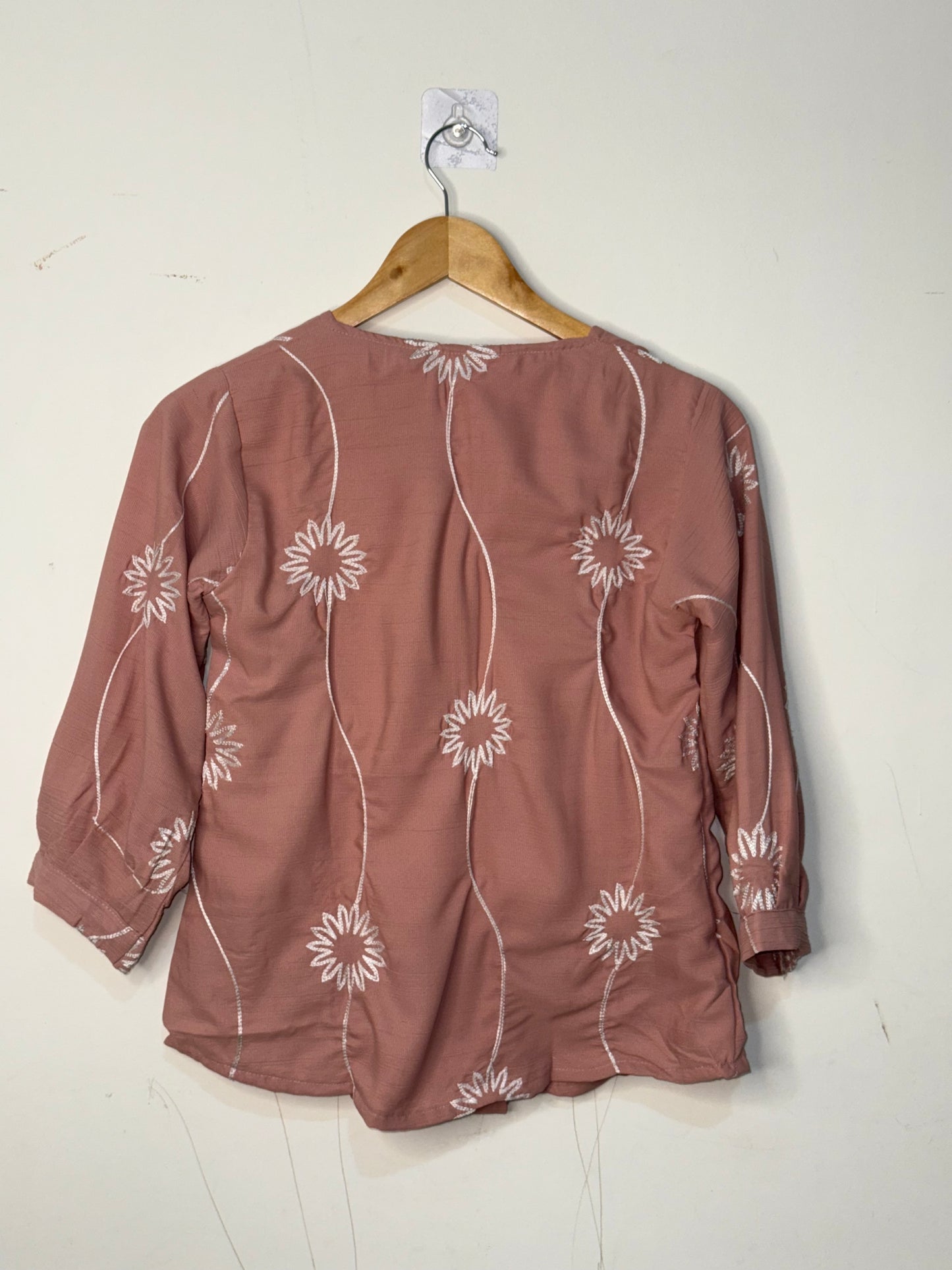 Embroidered Floral 3/4 Sleeve Top