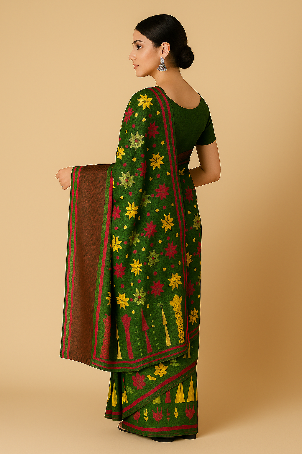 Elegant Green Handloom Saree with Floral and Traditional Motifs