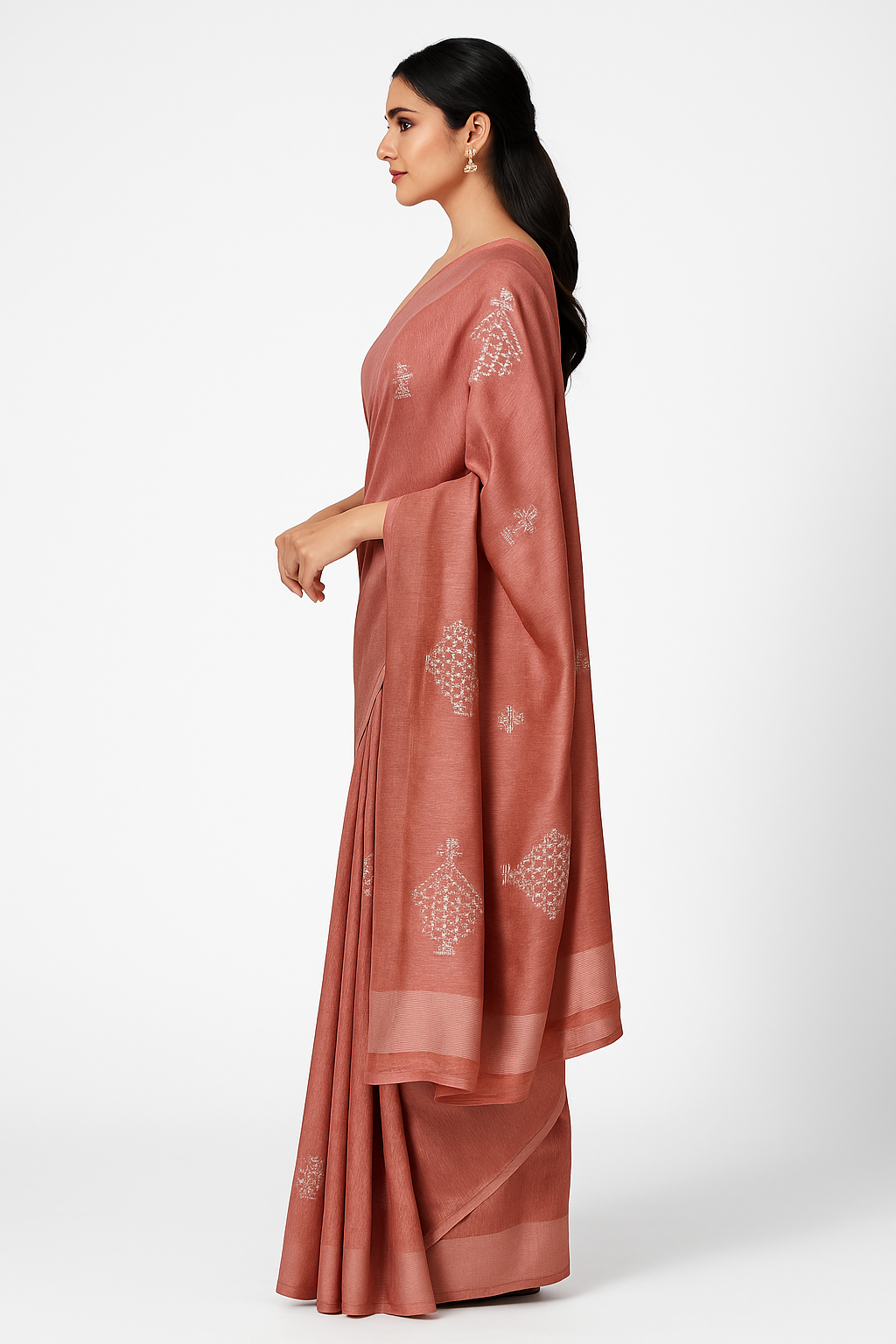 Handloom Saree with Intricate Thread Work and Subtle Zari Border