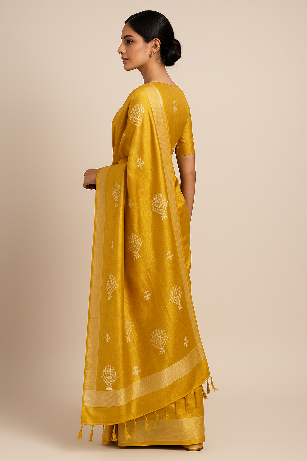 Handloom Saree with Intricate Thread Work and Subtle Zari Border