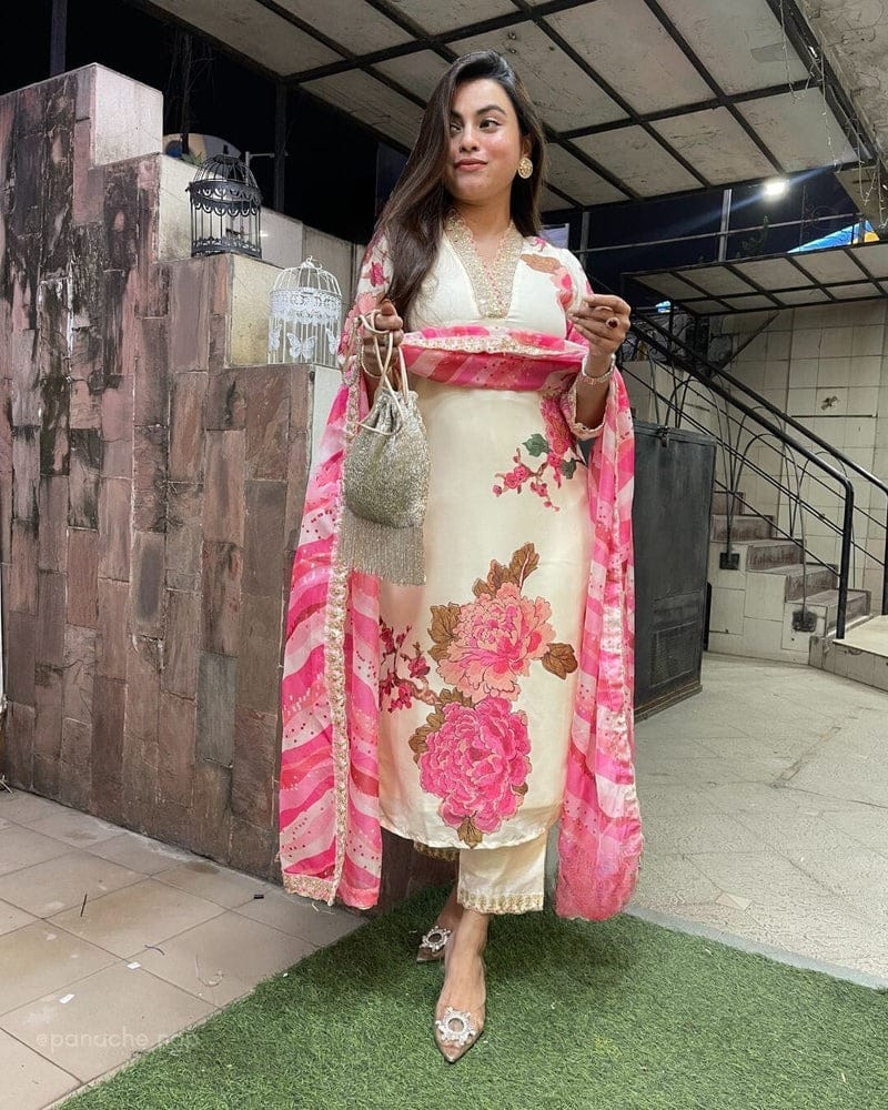 This kurta set consists of kurta , trousers and dupatta