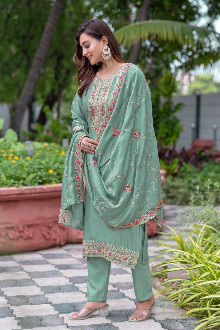 Elegant green embroidered kurta pant set with dupatta