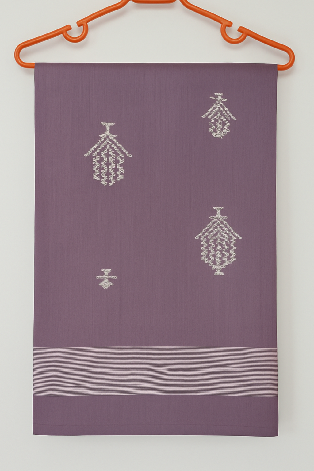 Handloom Saree with Intricate Thread Work and Subtle Zari Border